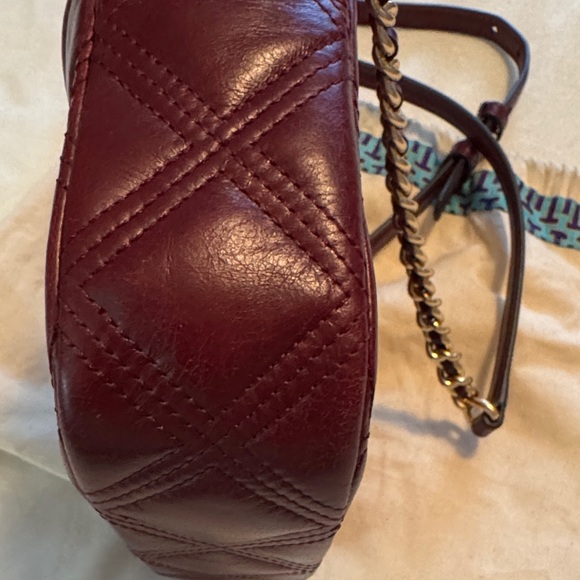 Tory Burch Maroon Quilted Crossbody Bag - Picture 2 of 8